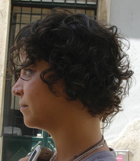 asymetryczne fryzury krótkie uczesanie damskie zdjęcie numer 24A